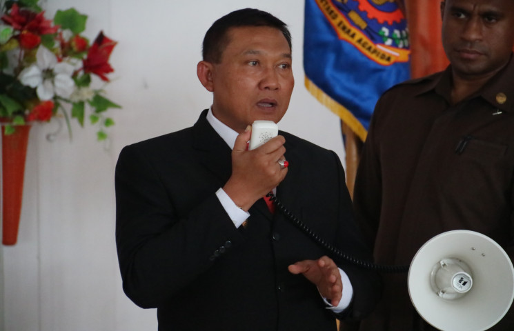 Gubernur : Mutasi Jabatan Yang Dilakukan Yohanes Youw Tidak Sah